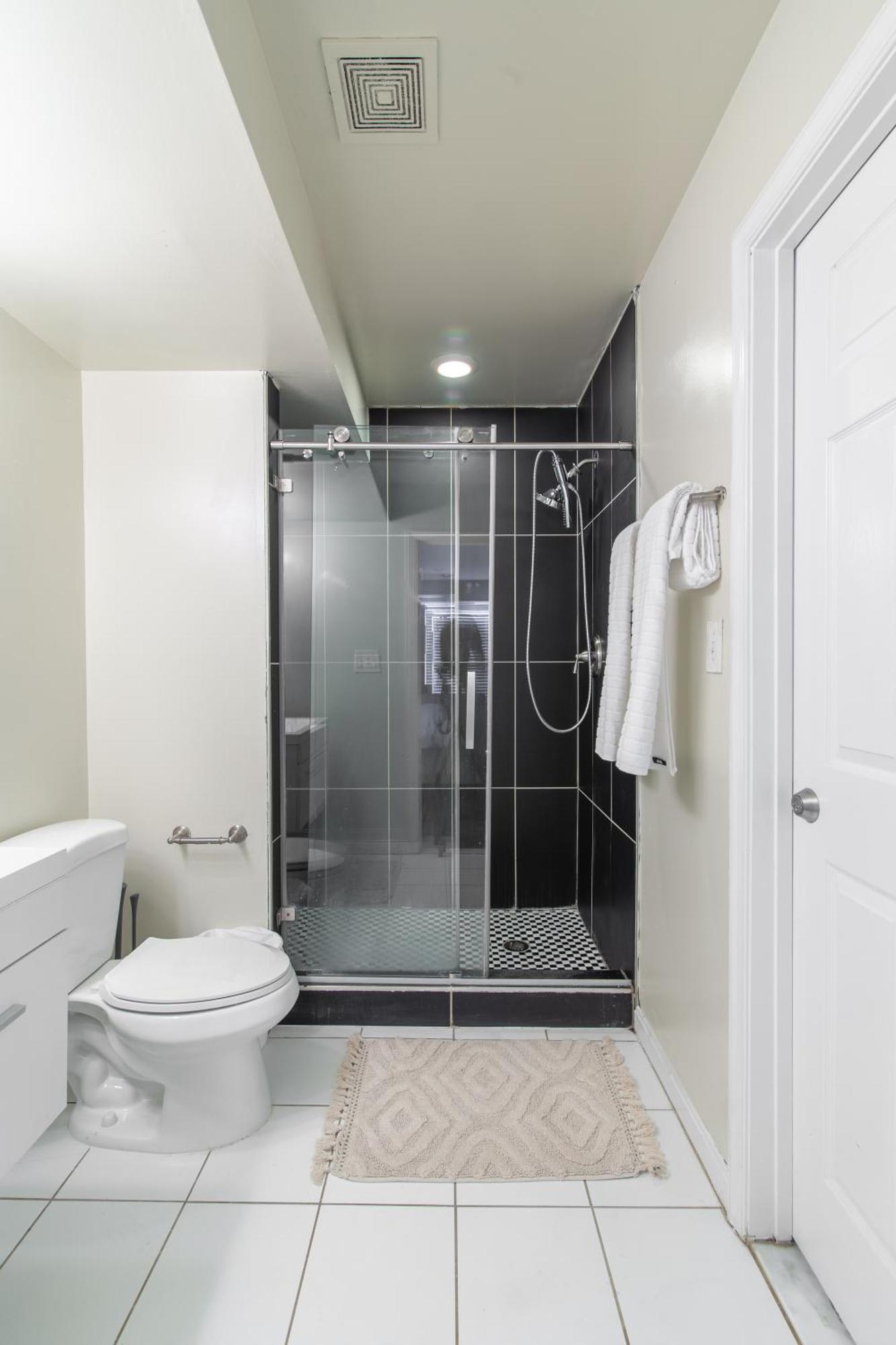 Luxury & Neat Private In Dc Frühstückspension
